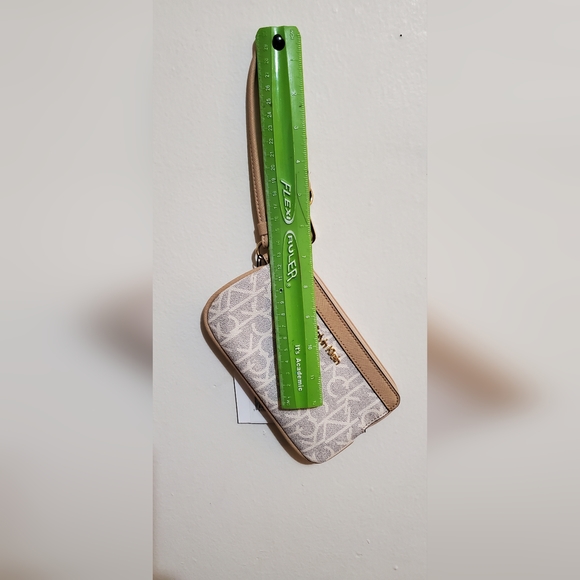 New Calvin Klein Clutch Handbag - Picture 5 of 8